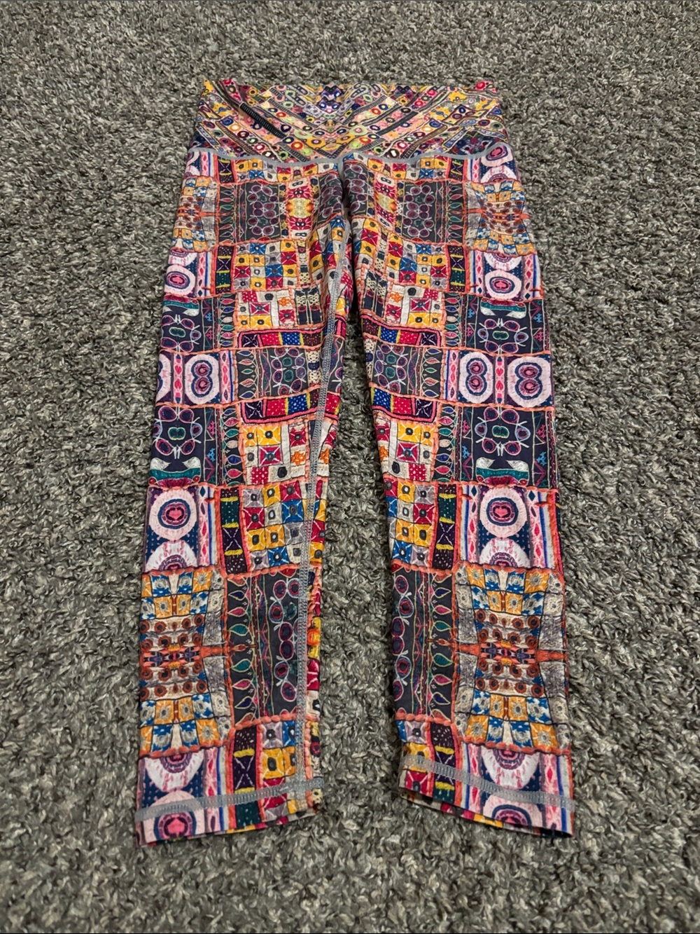 Niyama Sol colorful cropped leggings Small Hot Yoga Pilates Brand tag Removed